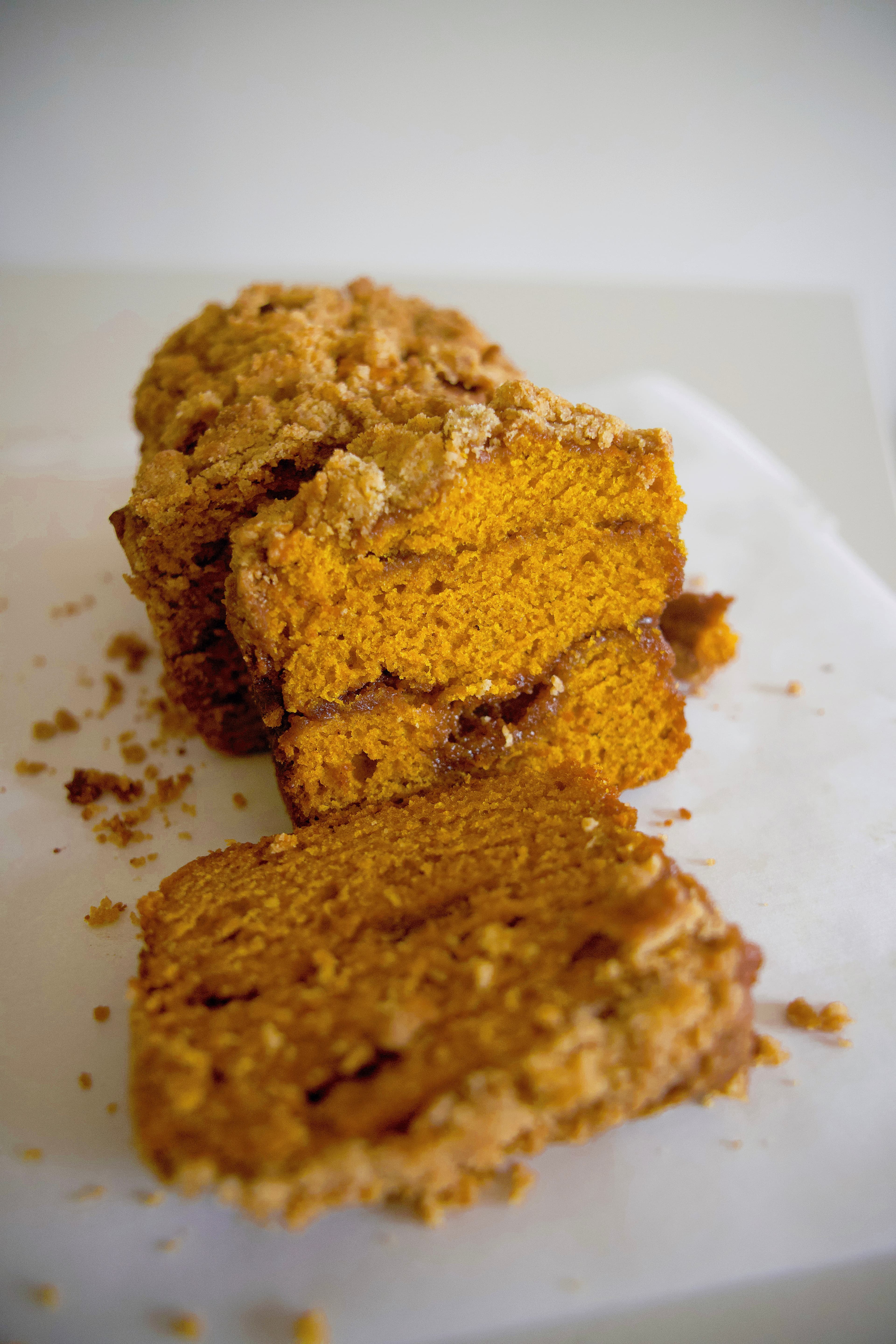 Cinnamon Streusel Banana Bread