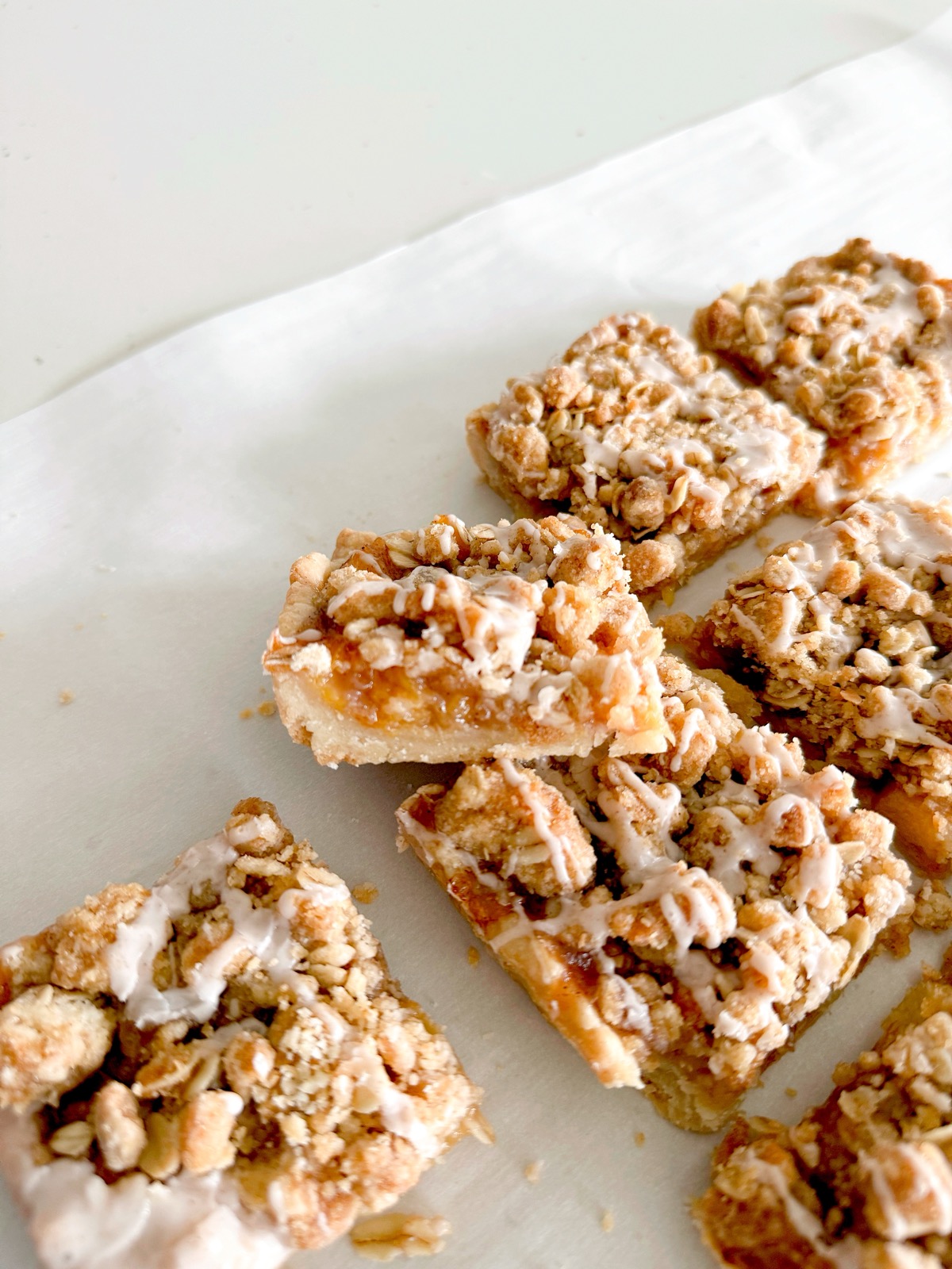 Peach Crumble Shortbread Bars