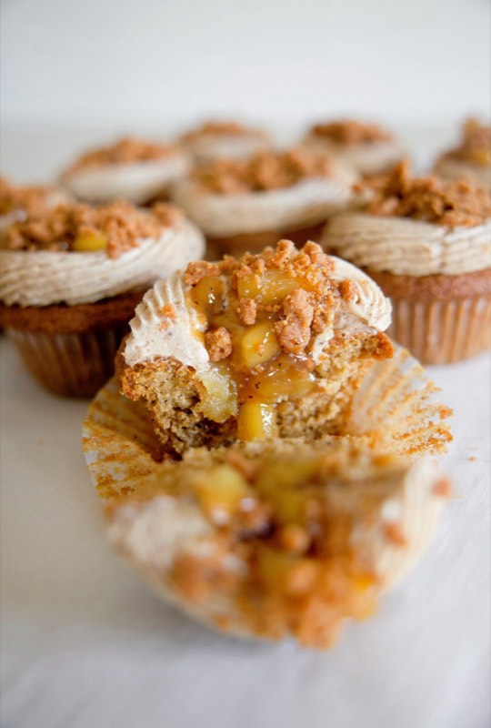 Cinnamon Apple Crumble Cupcakes