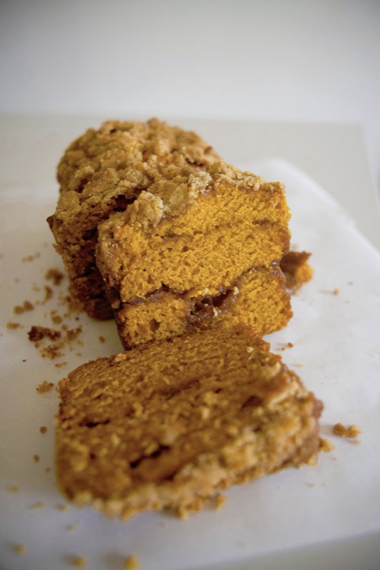 Cinnamon Streusel Banana Bread