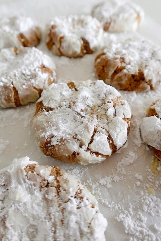 Gingerbread Crinkle Cookies