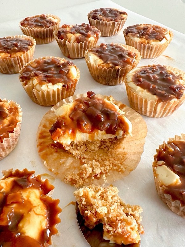 No Bake Caramel Apple Cheesecake