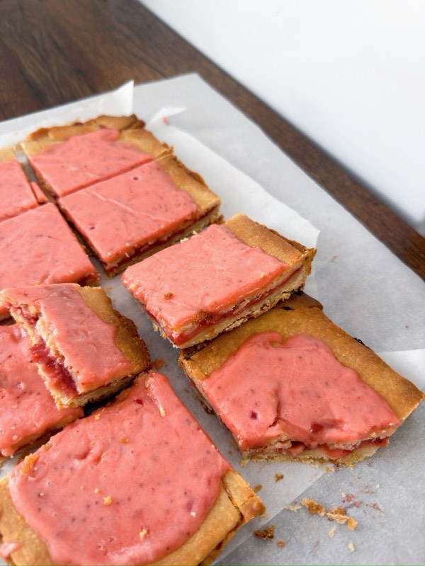 Strawberry Pop-Tart Bars